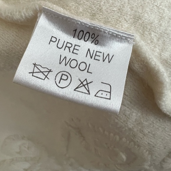 Size S Long Women’s Long Vintage Sweater - Picture 3 of 4